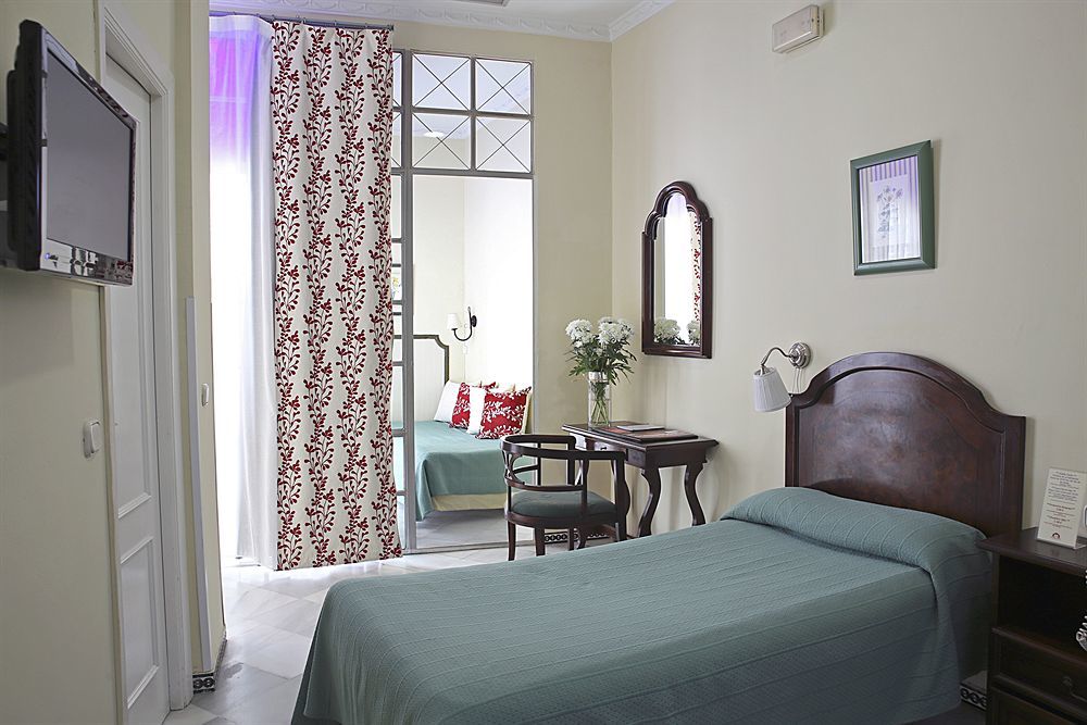 Hotel Bypillow Abril 2*
