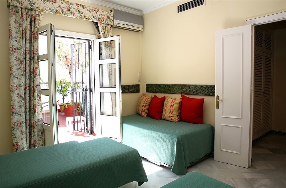 Hotel Bypillow Abril Sevilla