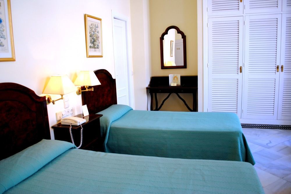 Hotel Bypillow Abril