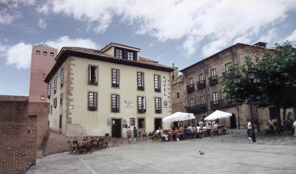 La Casona De Jovellanos 2*