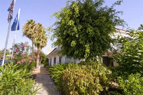 Puerto Caleta 2*
