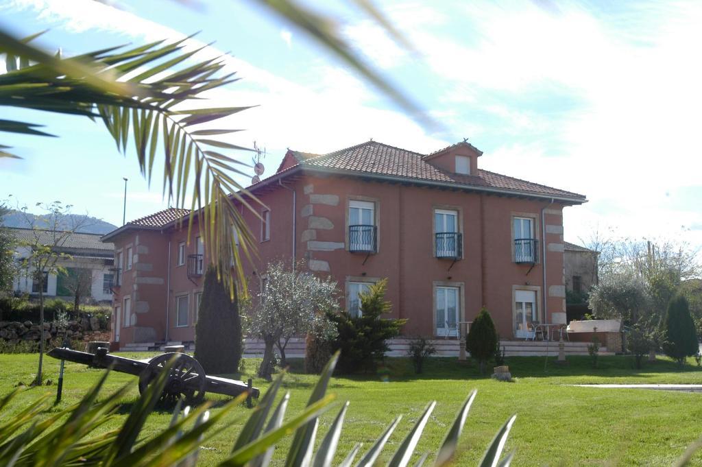 Pensión Tresmentiras