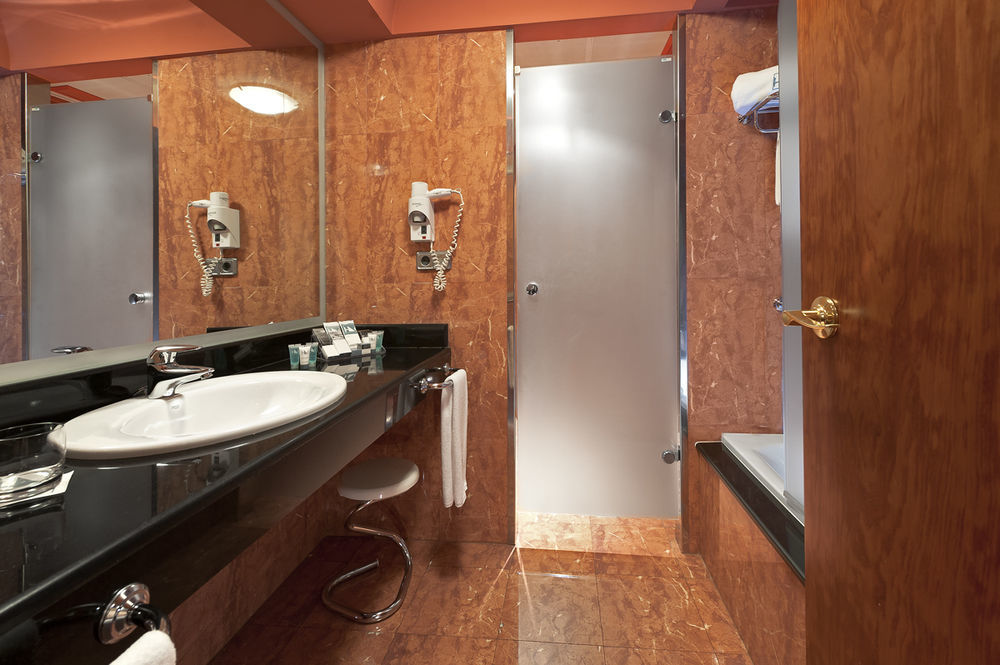 Eurostars Claras Hotel