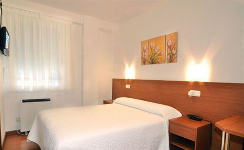 Residencia Fornos Pensión 3*