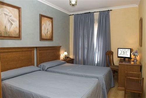 Esmeralda Hotel 2*