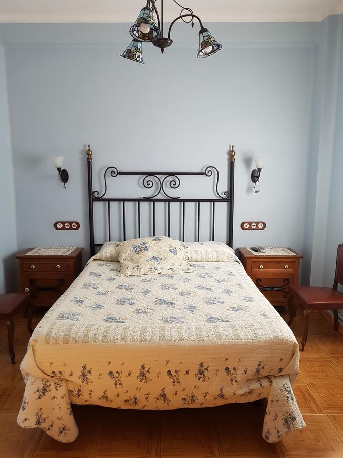 De La Val Hotel *