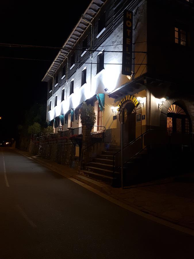De La Val *