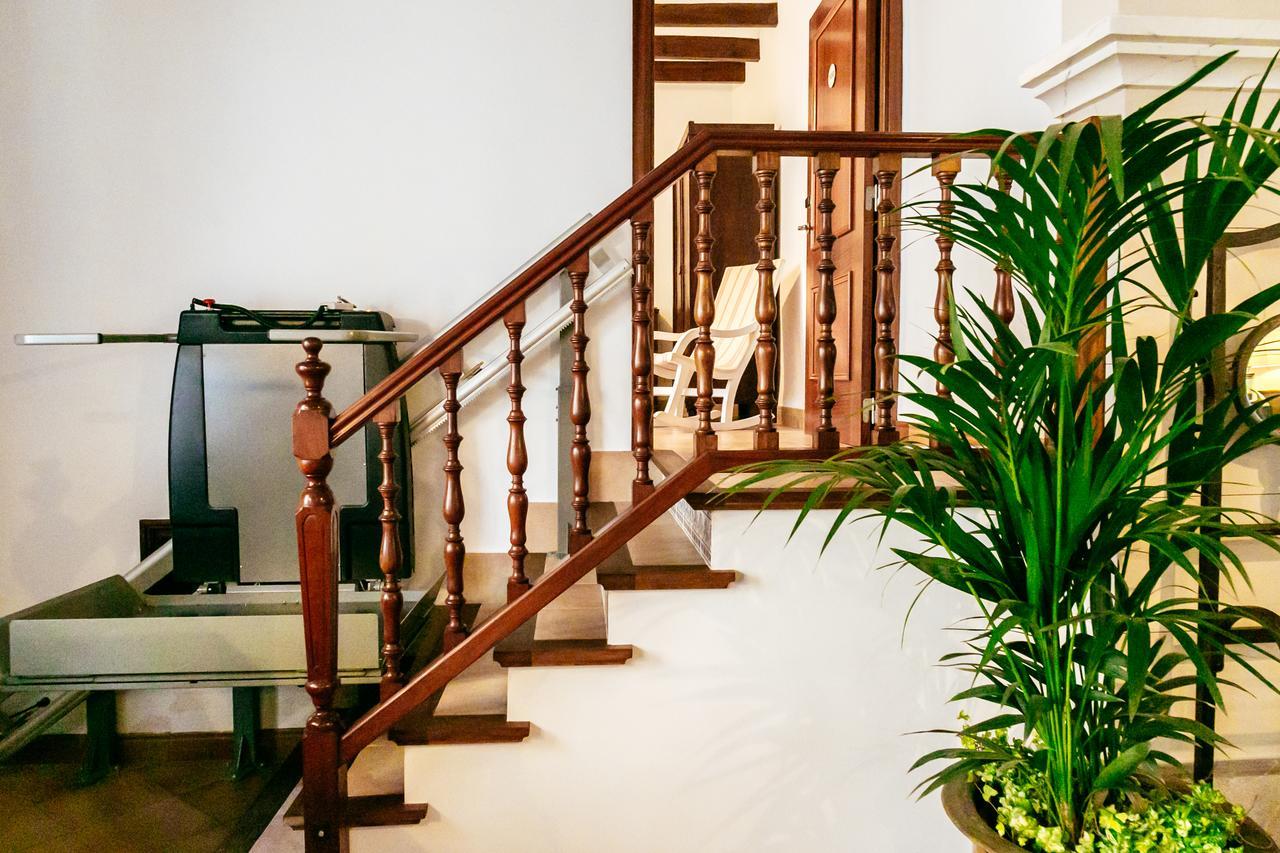 El Guía Hotel 4*