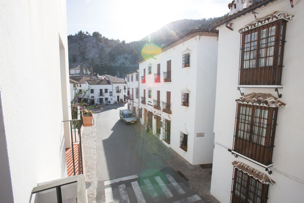 Puerta De La Hotel