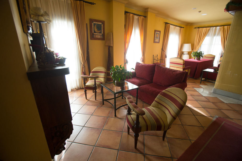 Puerta De La Hotel