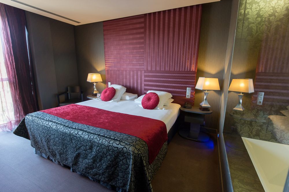 Hotel Mim & 4*