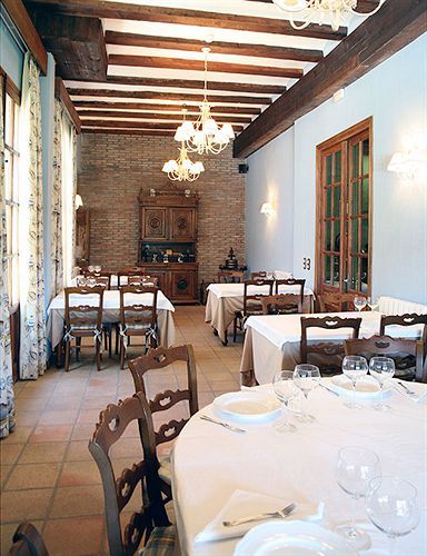 Hotel Tierras De Moya 4*