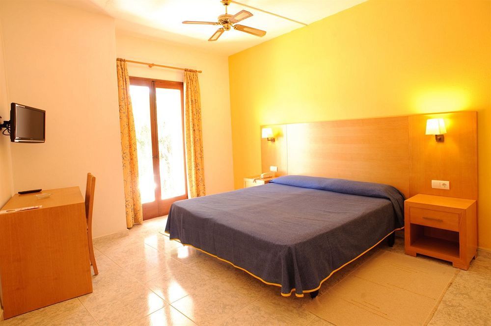 Hotel Tagomago 3*