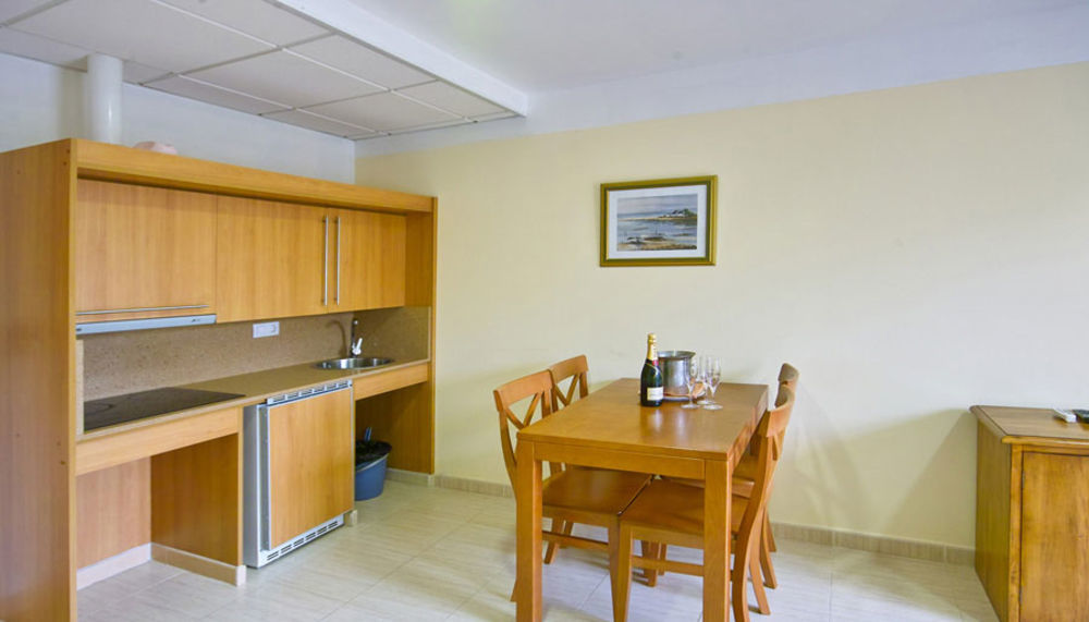 Apartahotel Bahia De San Antonio