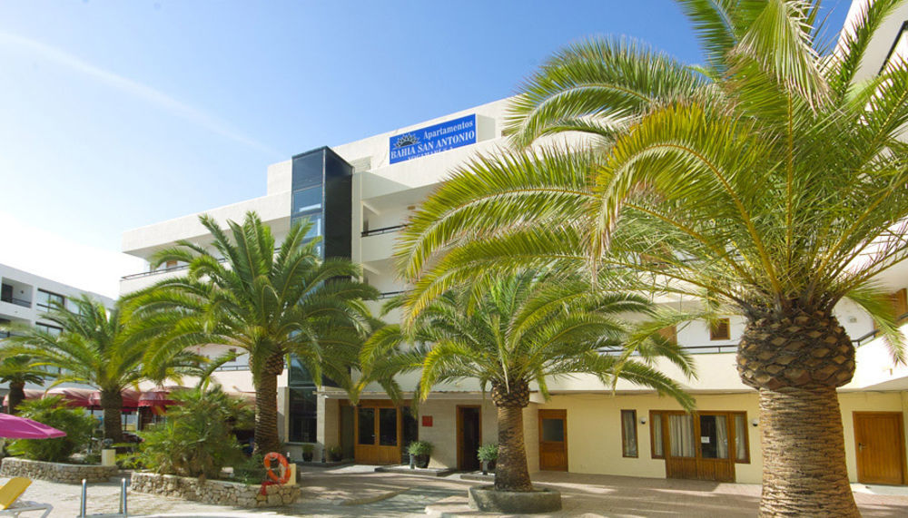 Apartahotel Bahia De San Antonio