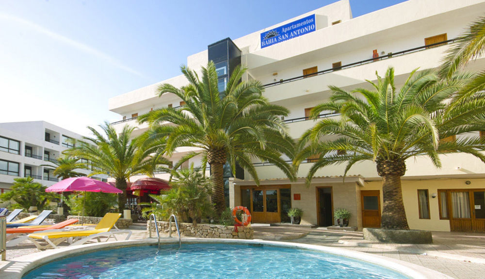 Bahia De San Antonio Apartahotel 2*