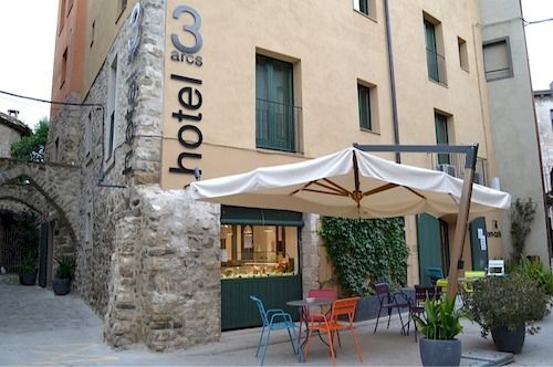 Hotel 3 Arcs Besalu