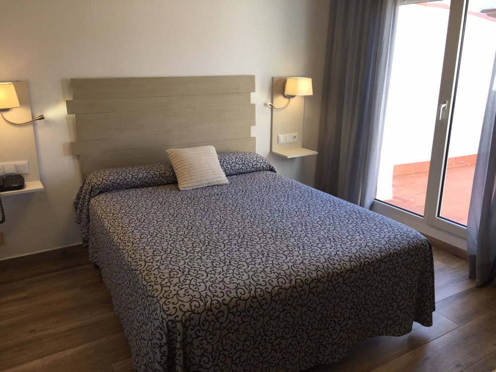 & Restaurant Figueres Parc 2* Los Hostalets de Llers