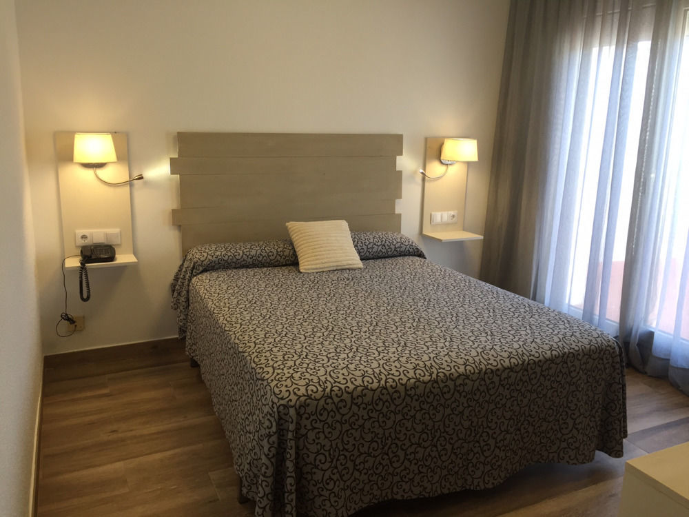 & Restaurant Figueres Parc Hotel Los Hostalets de Llers