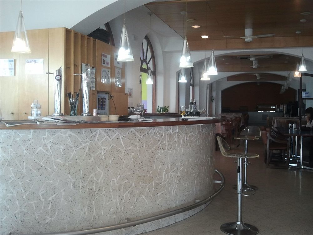 Marina 3* Roses