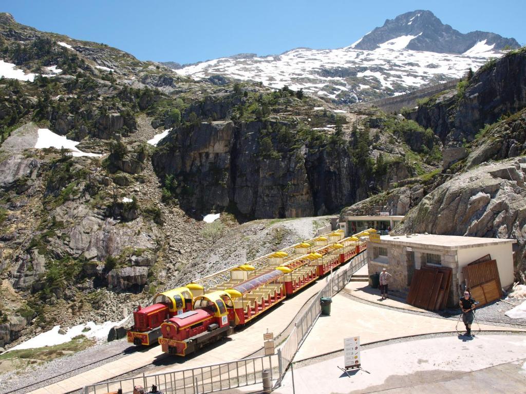 Valle De Izas Hotel 3*