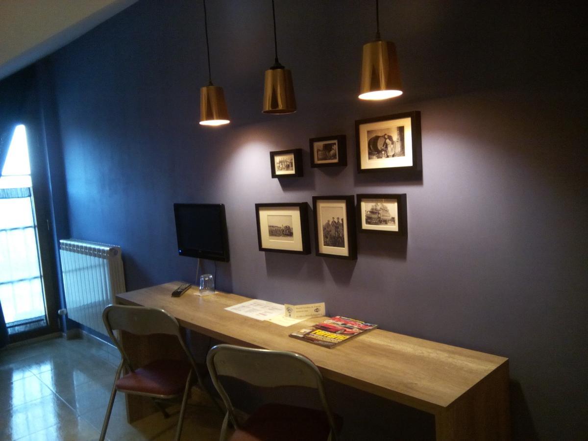 Guest house Hostal Catalina De Austria 2*