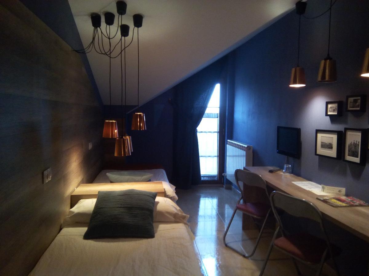 Hostal Catalina De Austria 2*