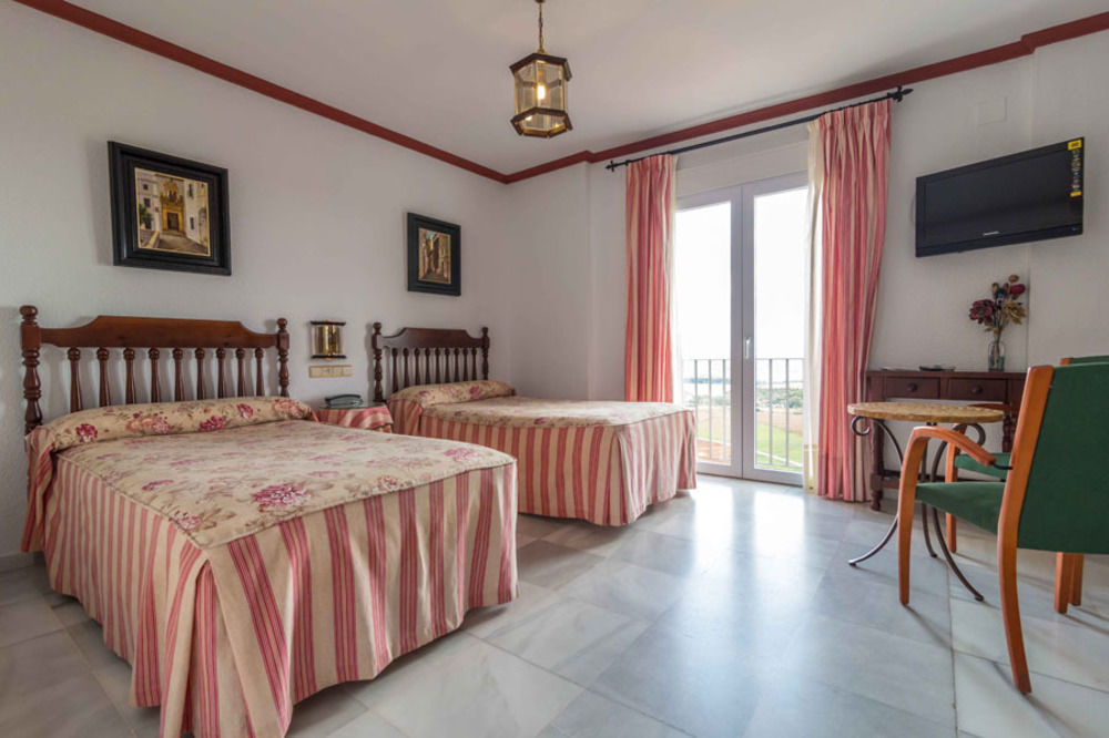El Convento Hotel 2*