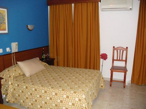 El Faisan C&r Hotel
