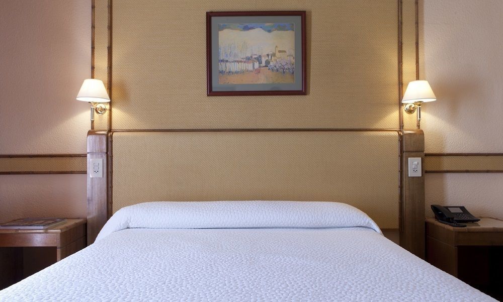 Intelier Orange 4*