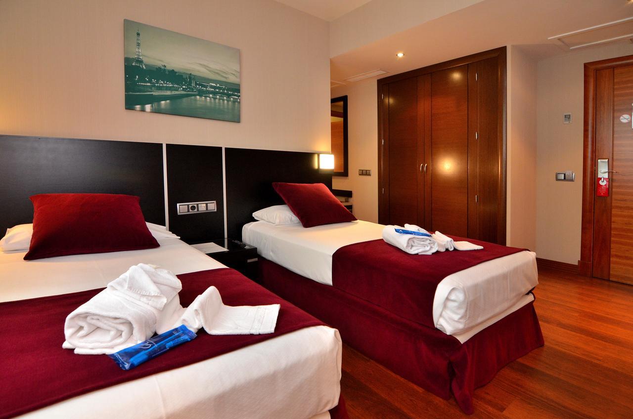Hotel Clement Barajas 4*