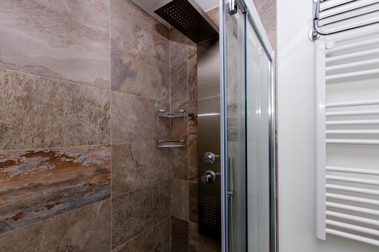Apartment Bookinmadrid Com - Cascorro Sq 18 Pax Madrid