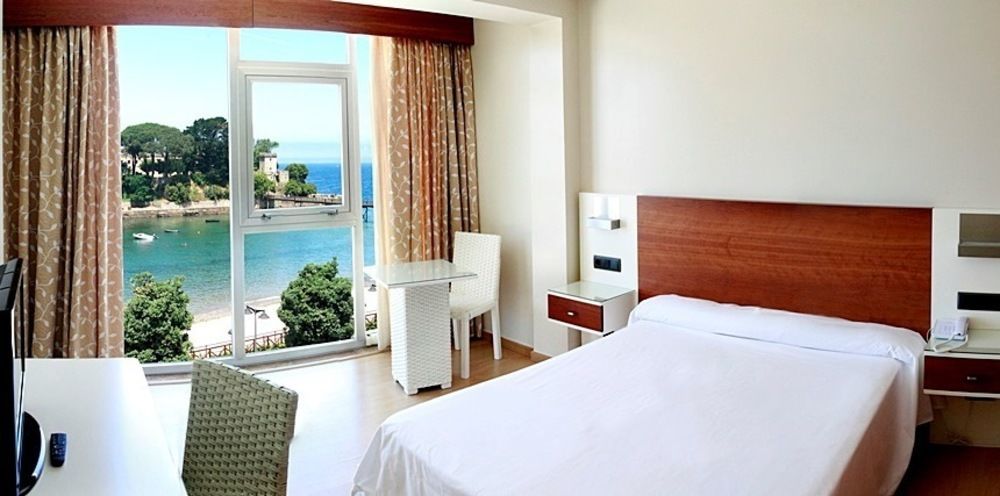 Hotel Portocobo 4*