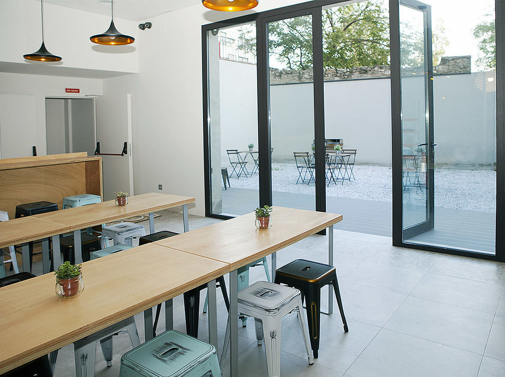 Meeting Point Hostel *