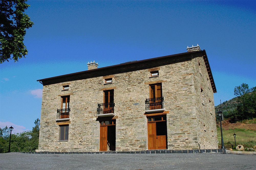 Casa rural O Bizarro Trabada