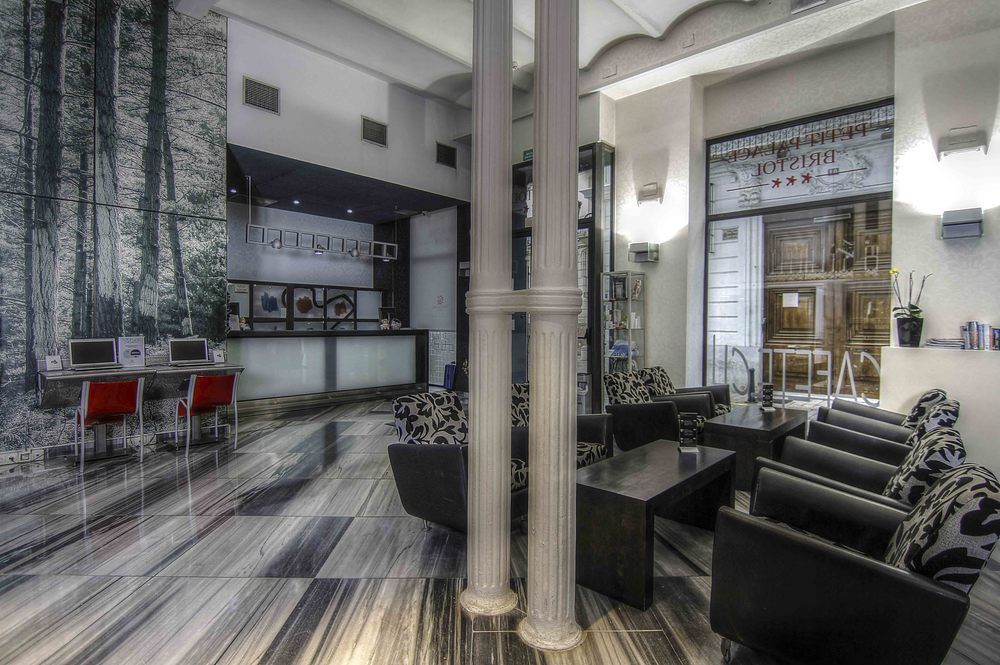 Hotel Petit Palace Plaza De La Reina Valencia