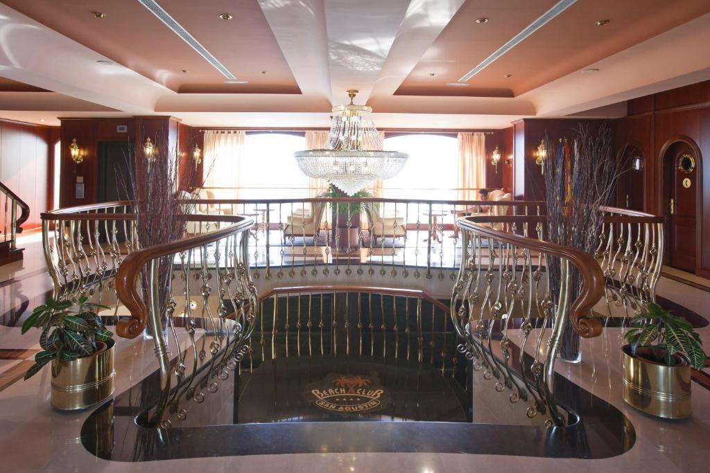 Club Hotel 4*