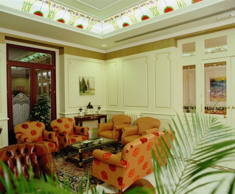 Alda Mercado De Hotel