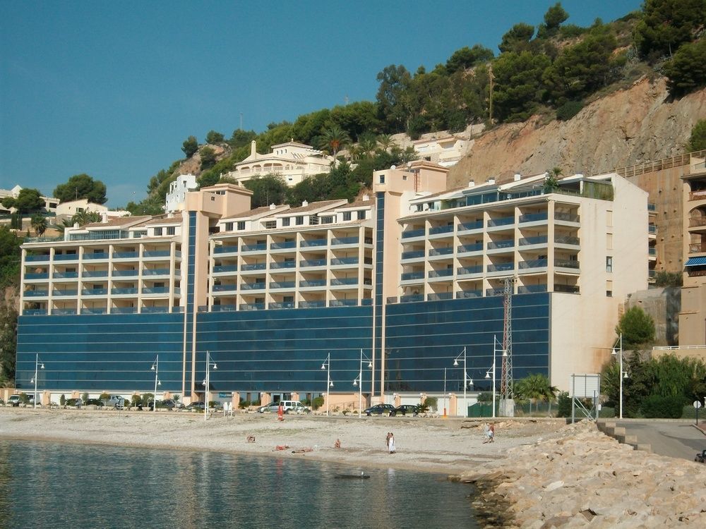 Pierre & - Port