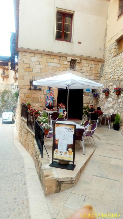 De La Guest house