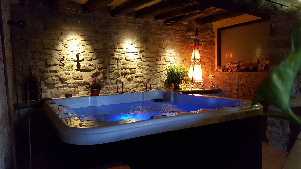 Les Cavallerisses Country house