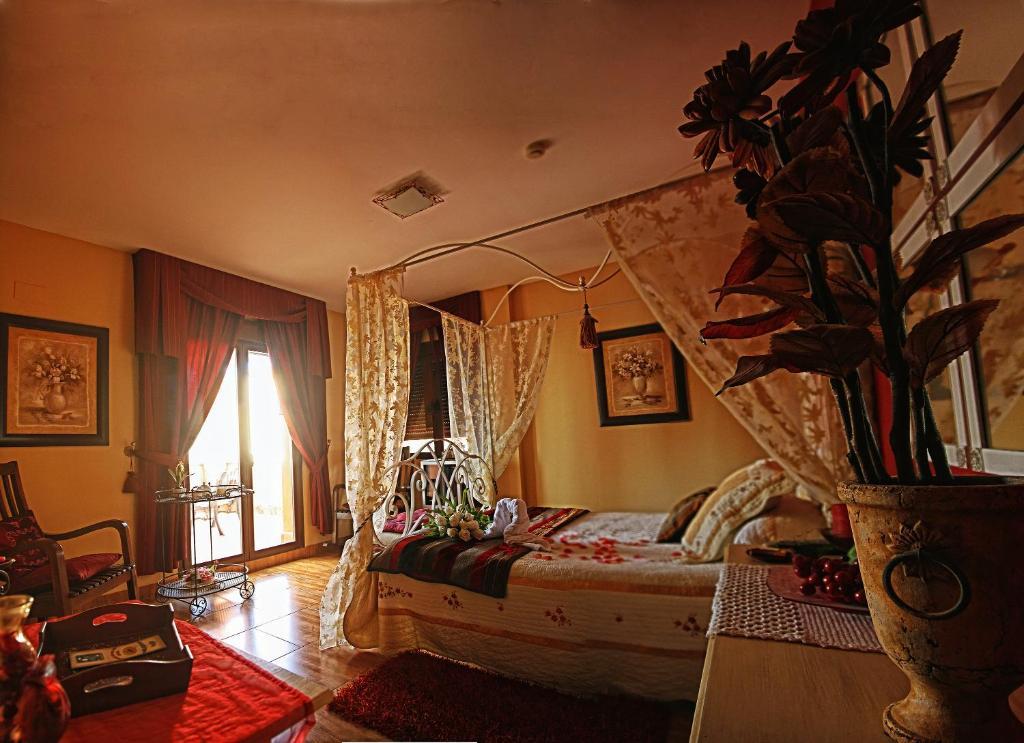 Laurel De La Reina - Boutique Country house