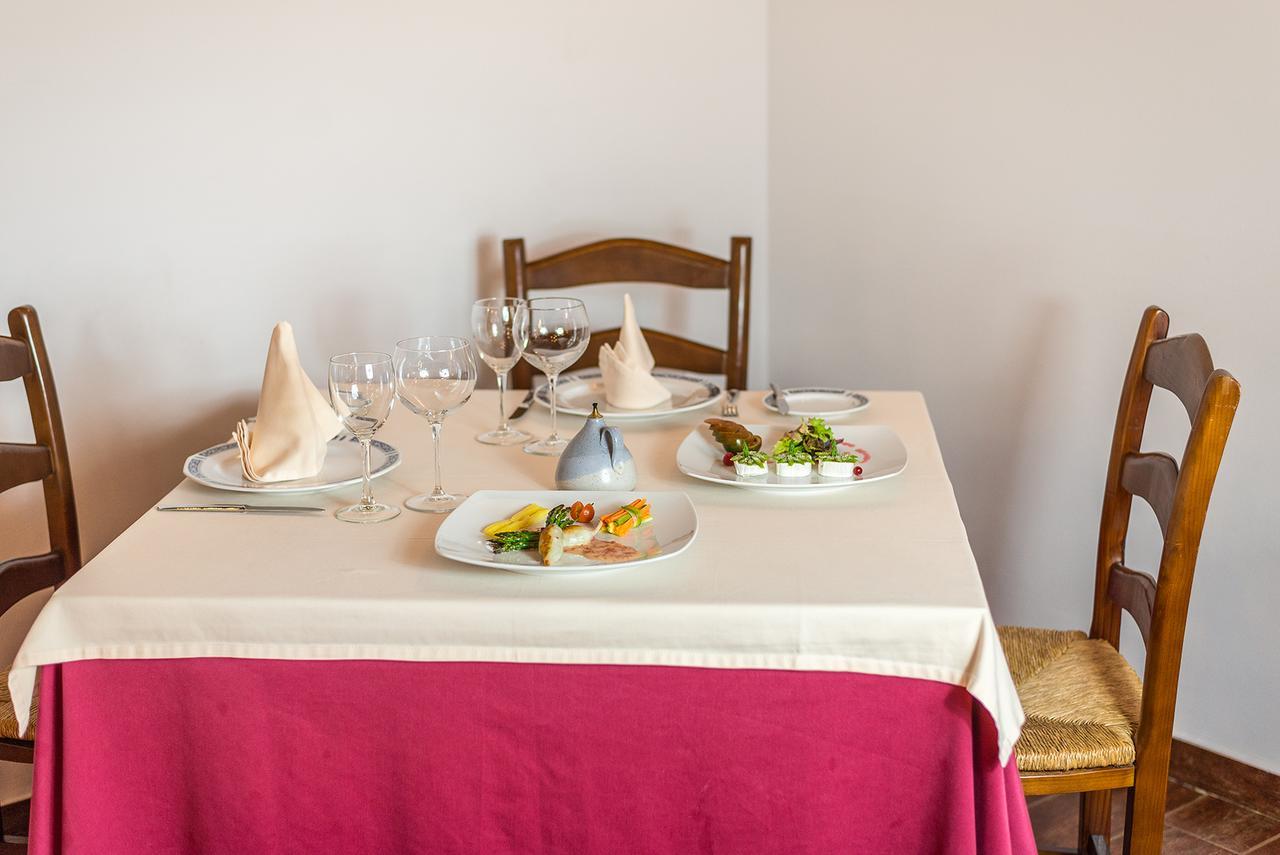 Hotel Cortijo De Tajar 2*