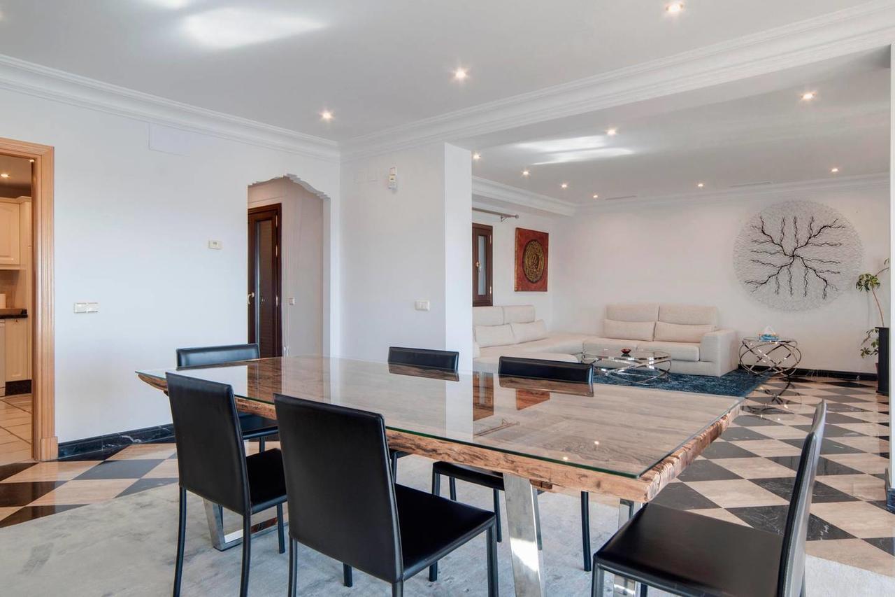 Apartment Oleholidays Pb 218 Primera Linea De Mar Puerto Banus