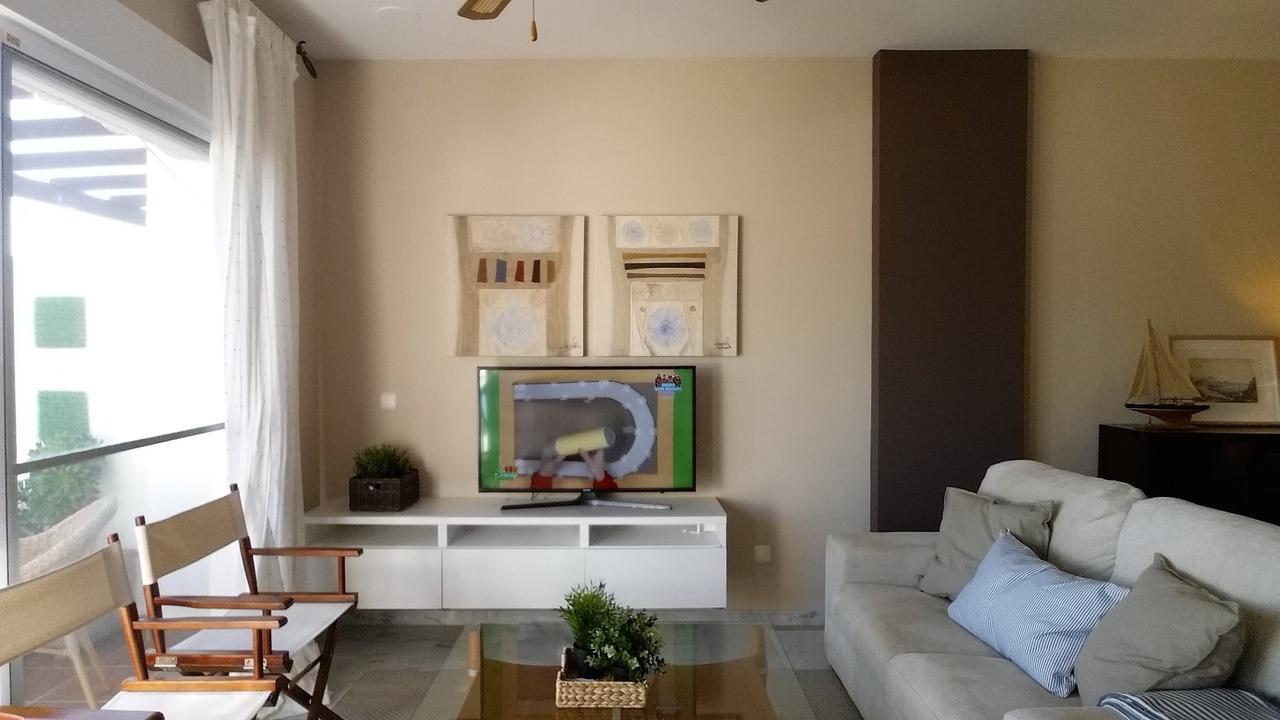 Lovely House With Views In Marina Del Сasa de vacaciones