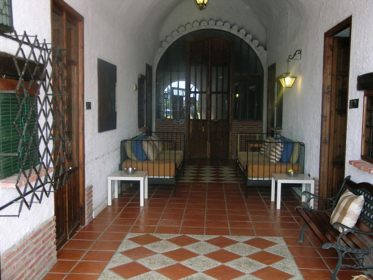 Hotel Casas Cueva Y Cortijo La Tala En Guadix
