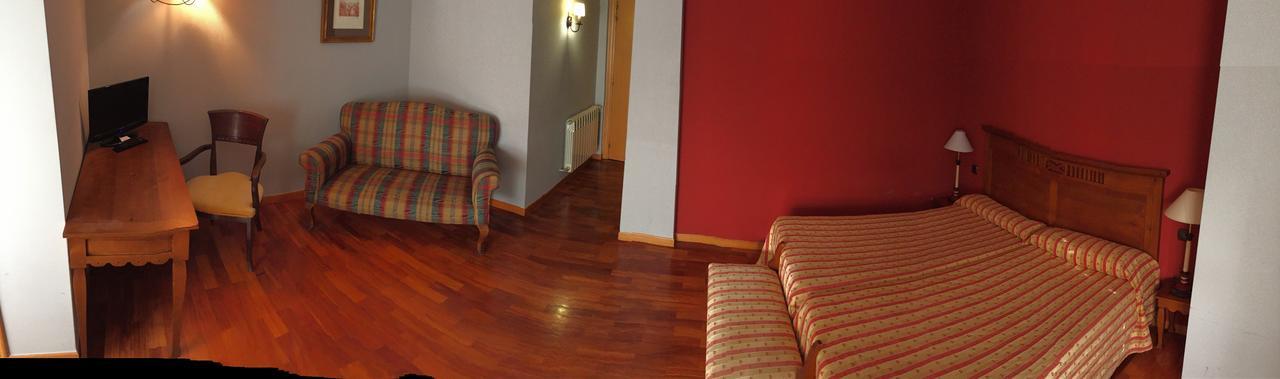 Hotel Angeles 2*