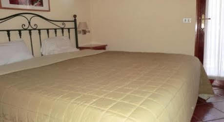 Fahana - Gay Men Only (adults Only) Hotel