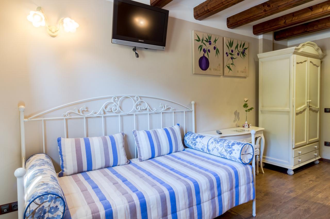 Flor De Neu Hotel 2*