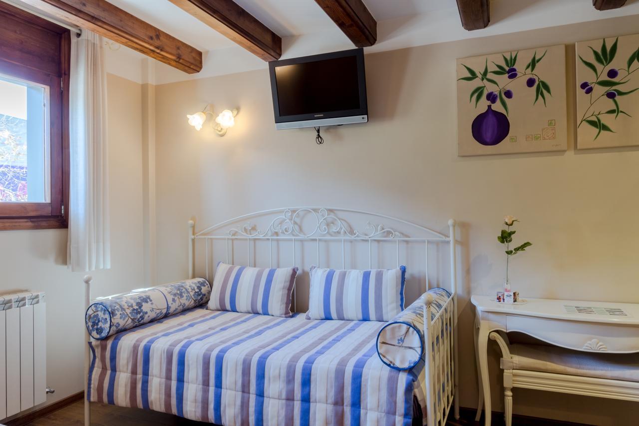 Flor De Neu Hotel 2*